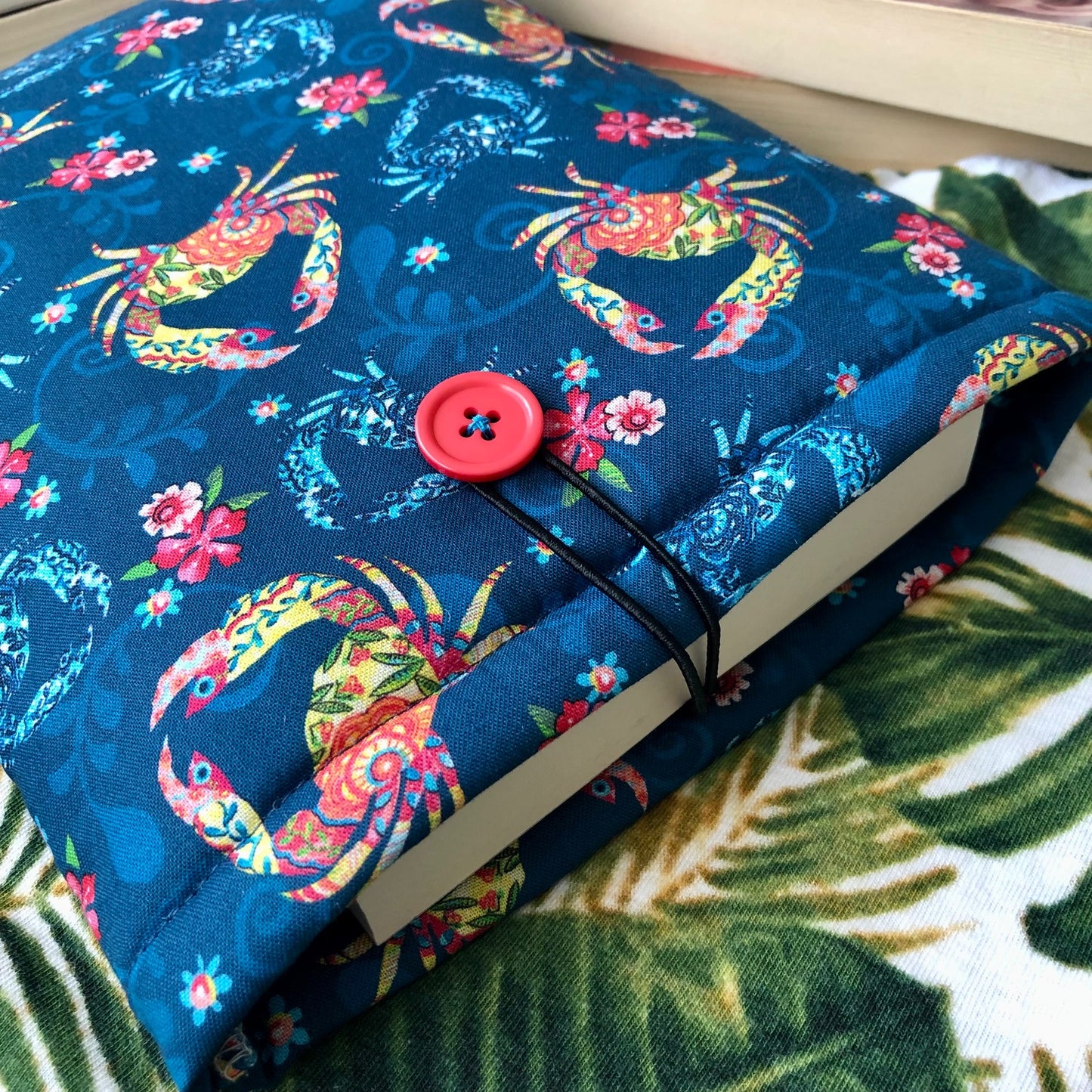 Crab Tropical Floral padded book/tablet sleeve