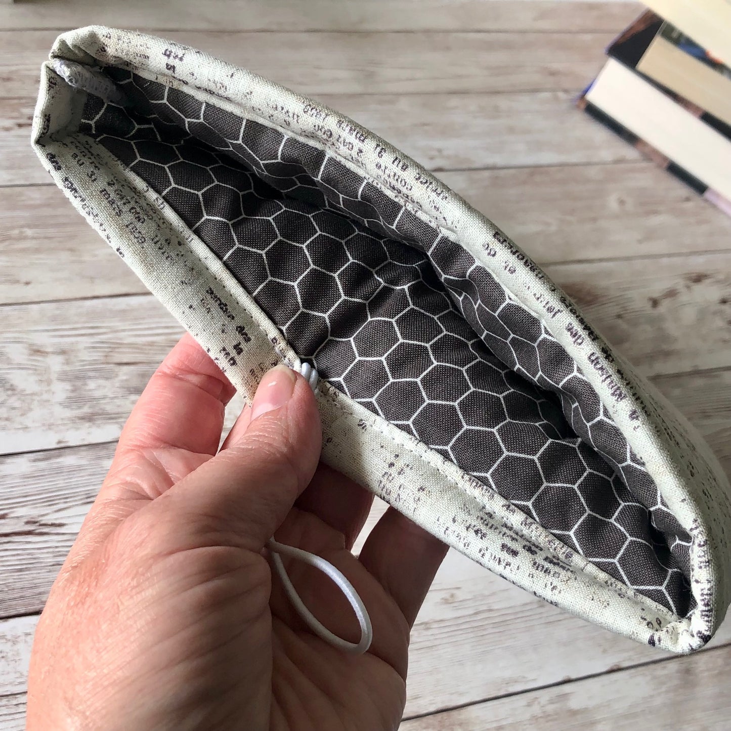 Aged Newspaper Vintage-look padded book/tablet sleeve