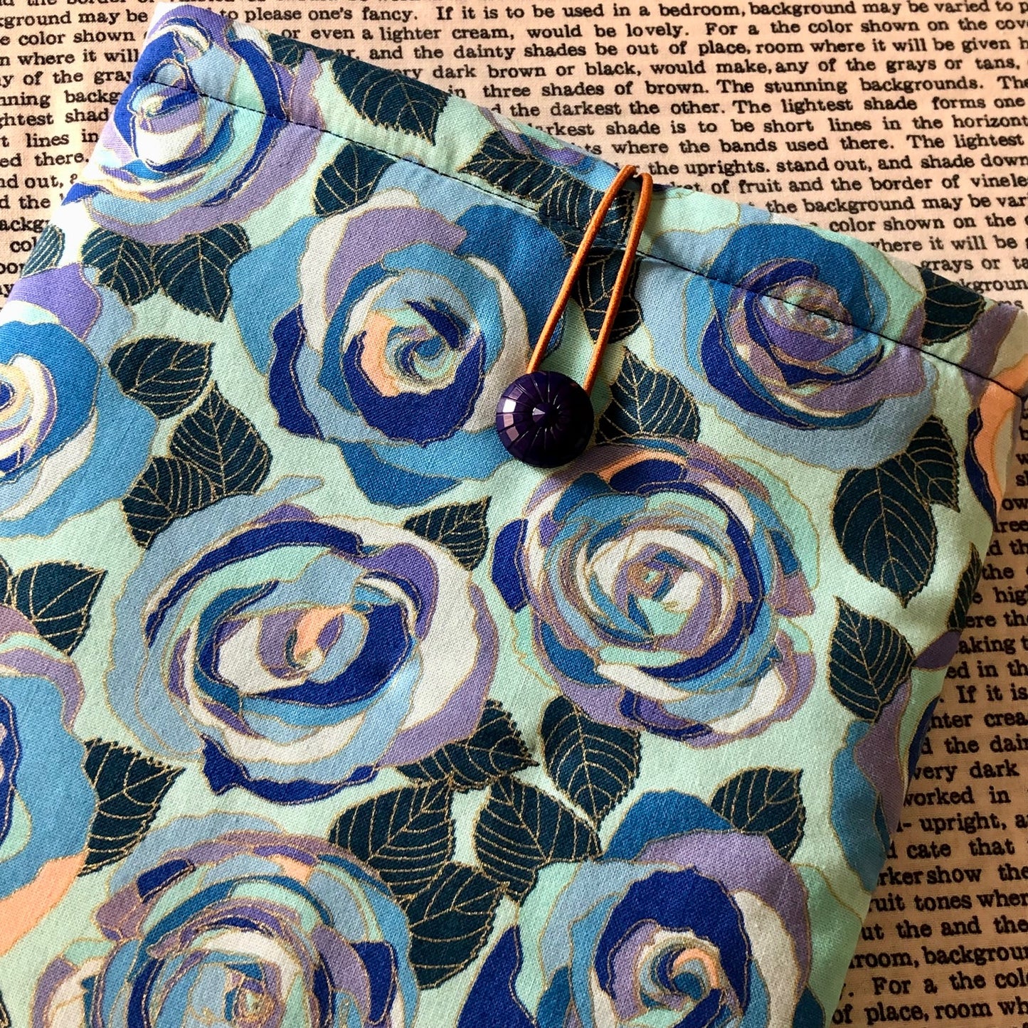 Abstract Blue Roses padded book/tablet sleeve