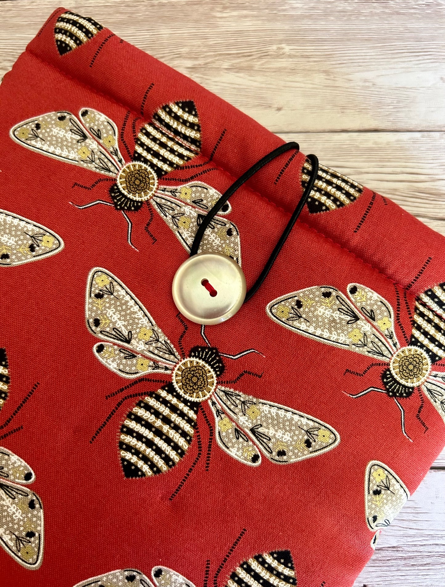 Gold Metallic Bees on Red padded book/tablet sleeve