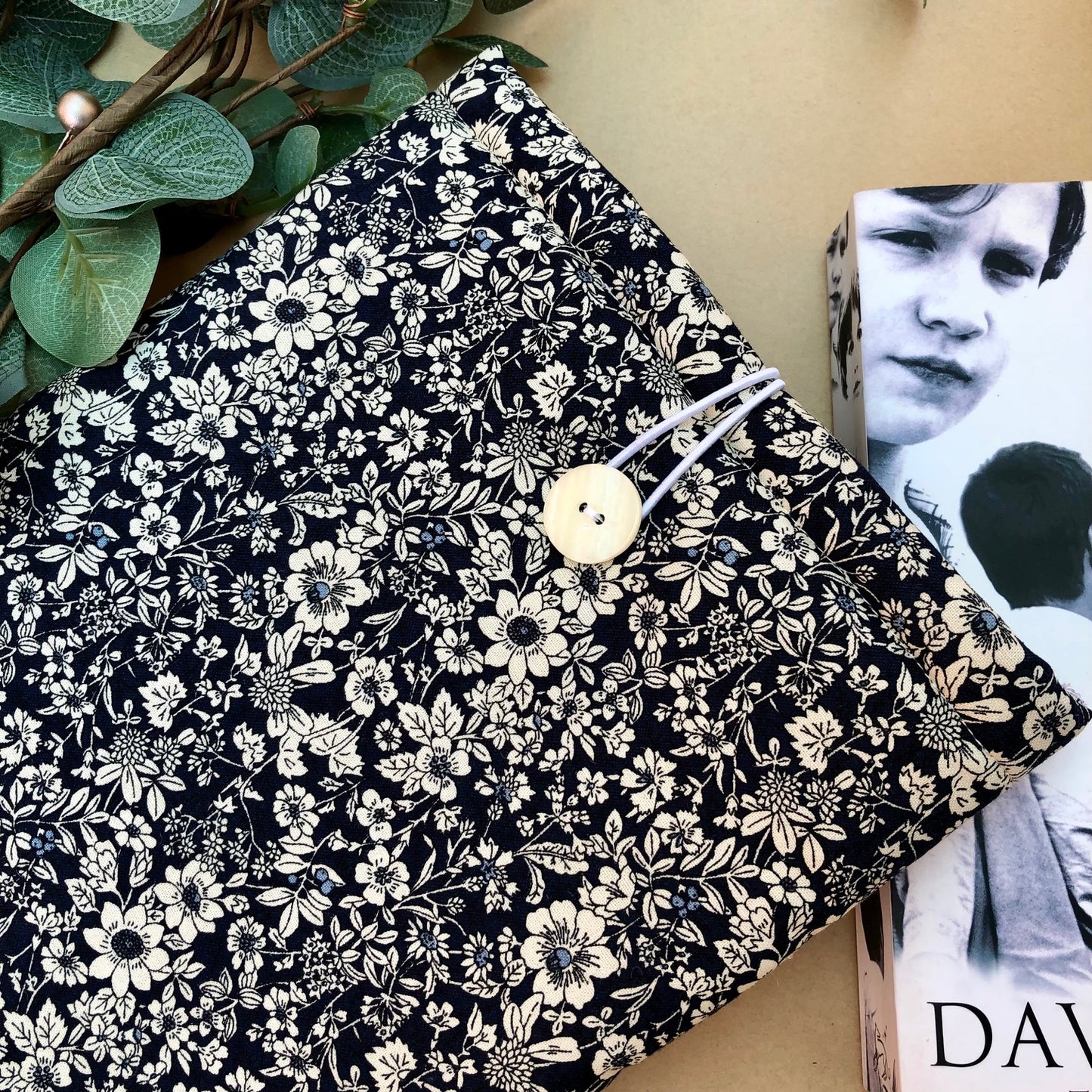 Navy Cream Floral padded book/tablet sleeve