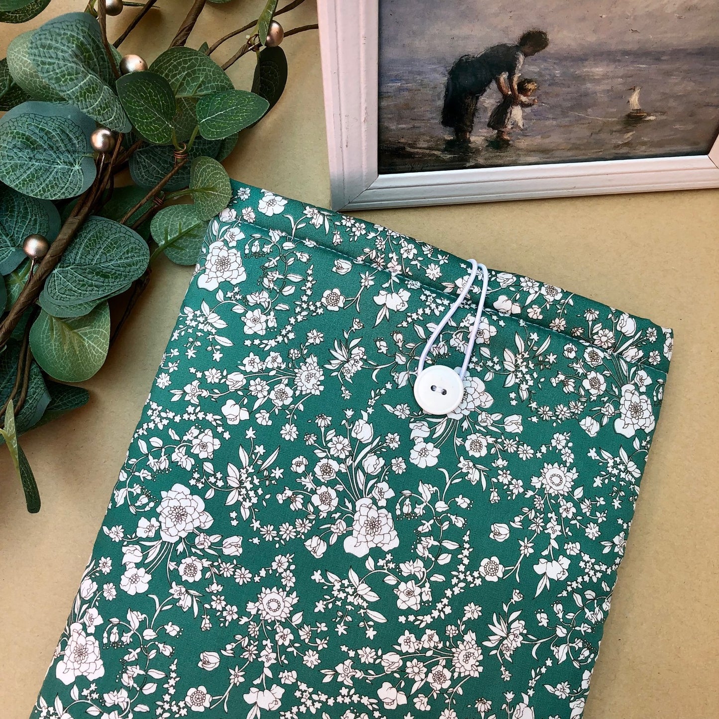 Green White Mini Roses padded book/tablet sleeve