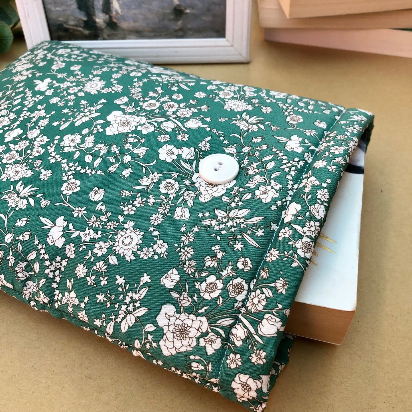 Green White Mini Roses padded book/tablet sleeve