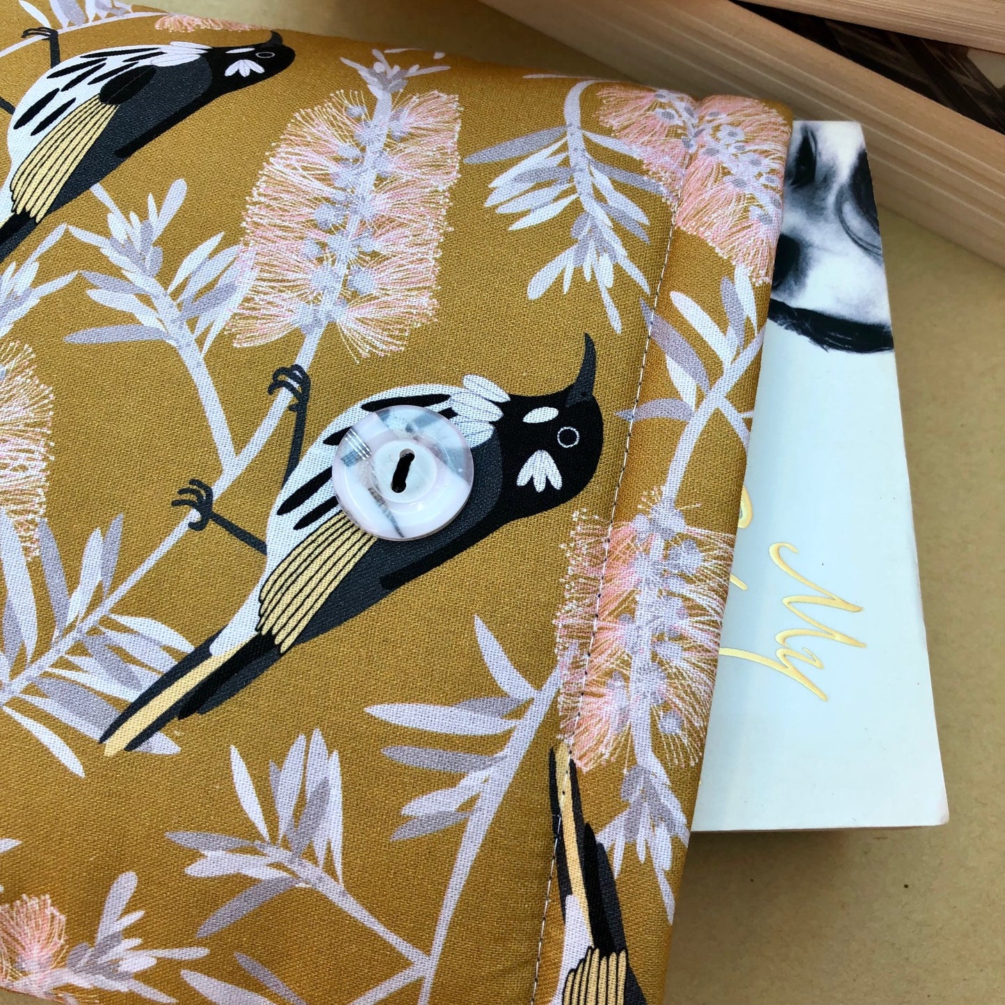 Honeyeaters Floral padded book/tablet sleeve