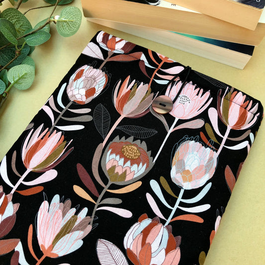 Proteas Floral padded book/tablet sleeve