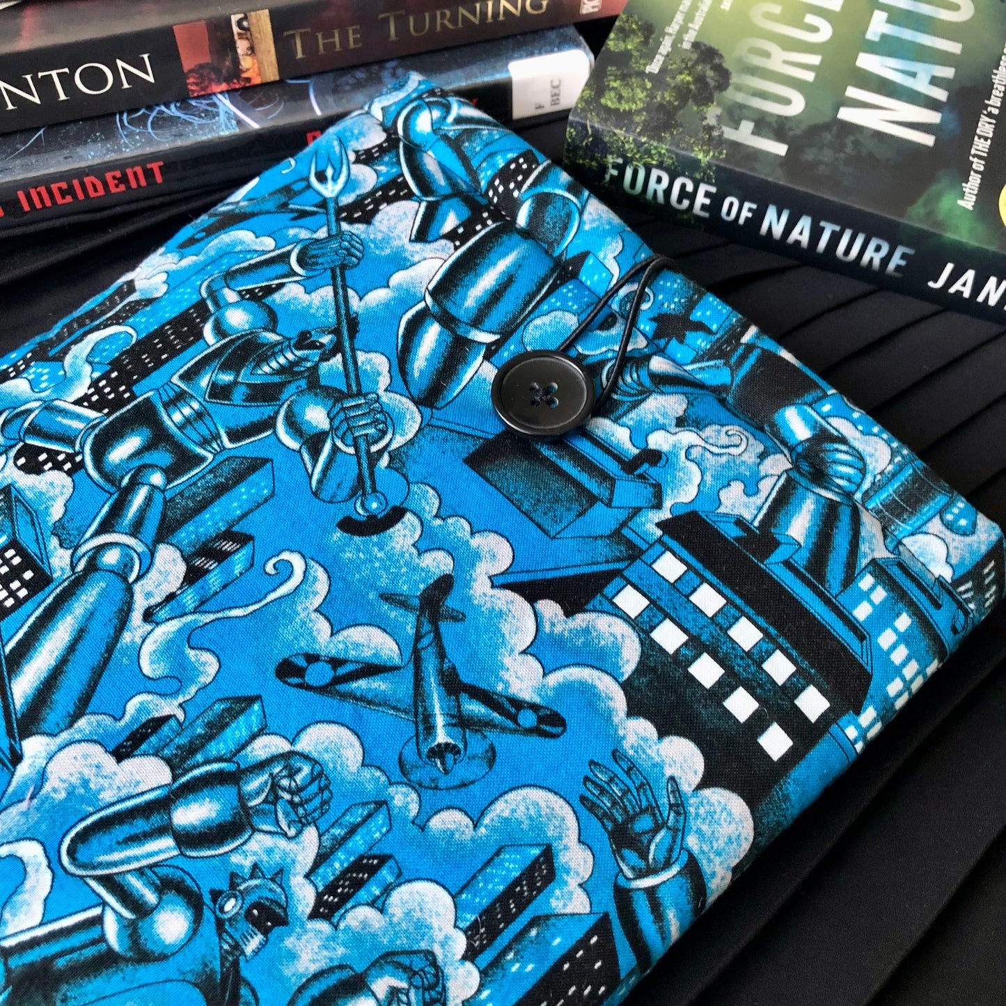 Blue Robot Mecha Anime padded book/tablet sleeve