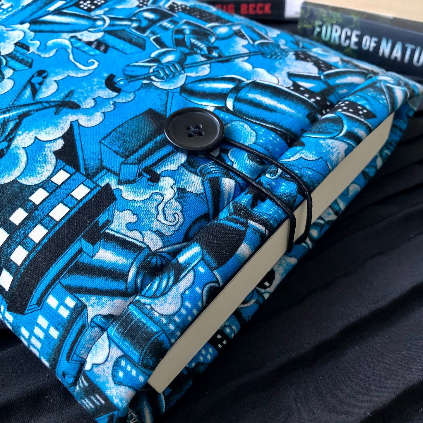 Blue Robot Mecha Anime padded book/tablet sleeve