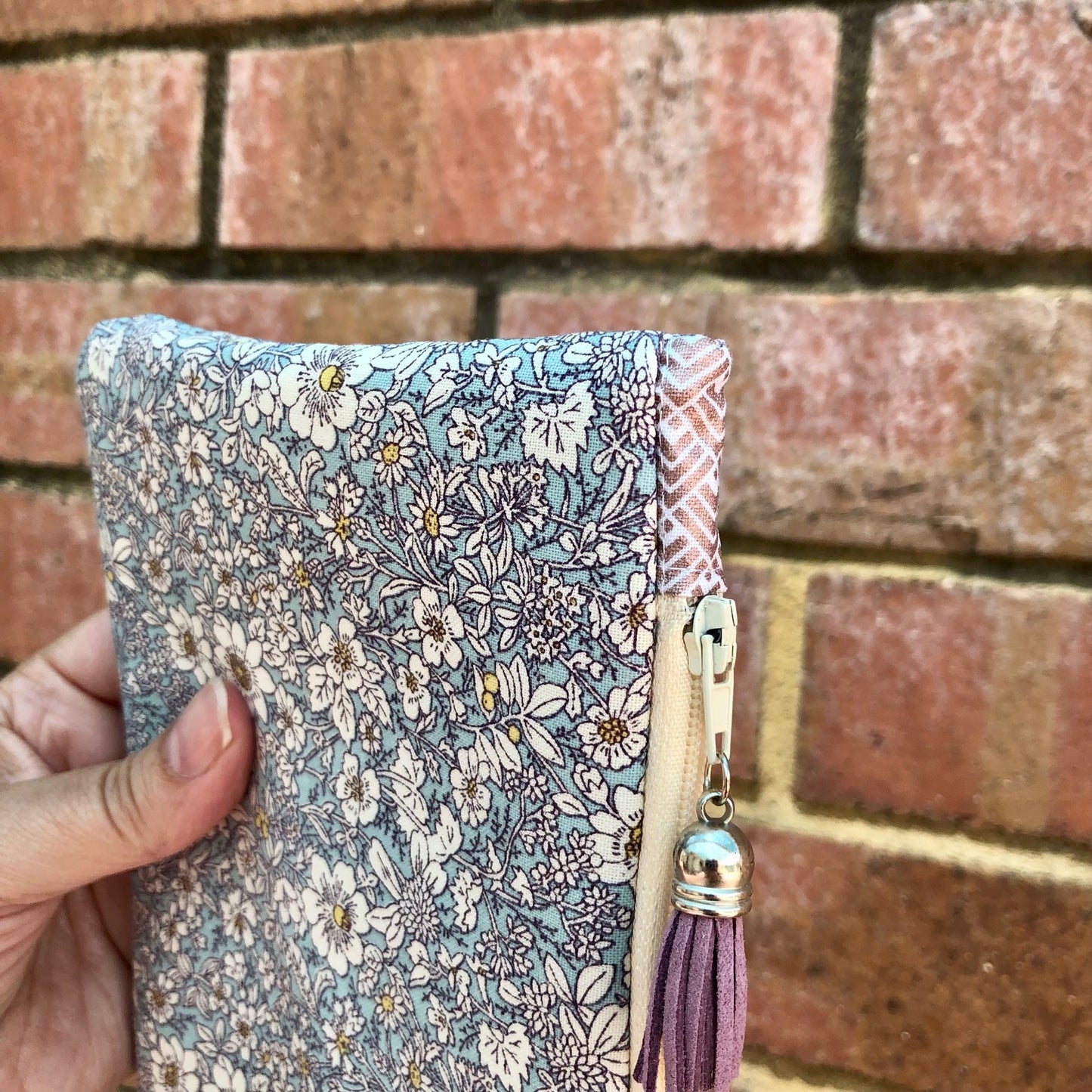 Blue White Daisies lined zipper pouch with tassel