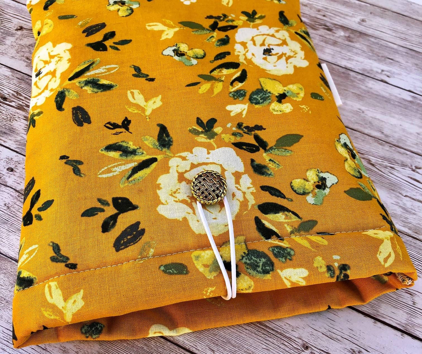 Yellow White Shabby Roses padded book/tablet sleeve