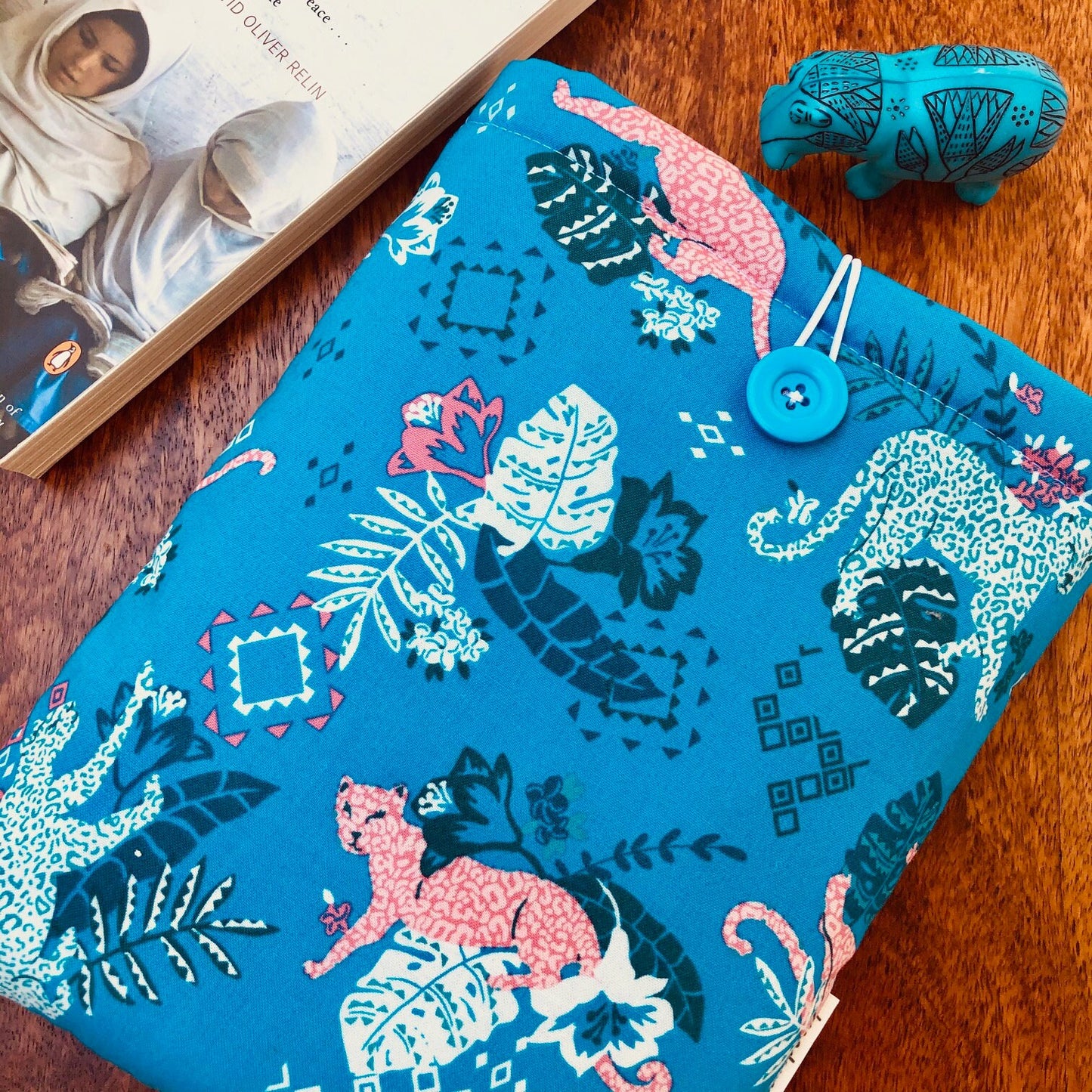 Pink Blue Leopard padded book/tablet sleeve