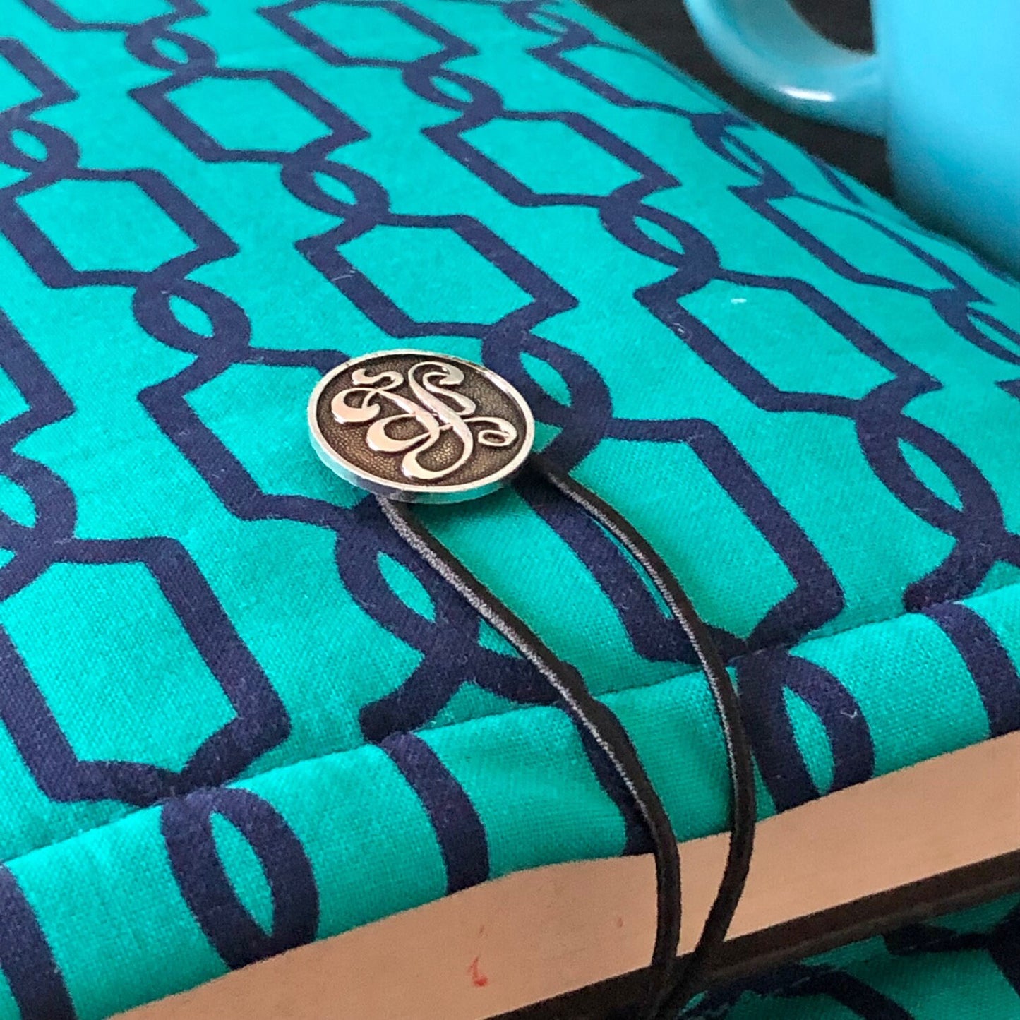 Teal and Navy Chain padded book sleeve