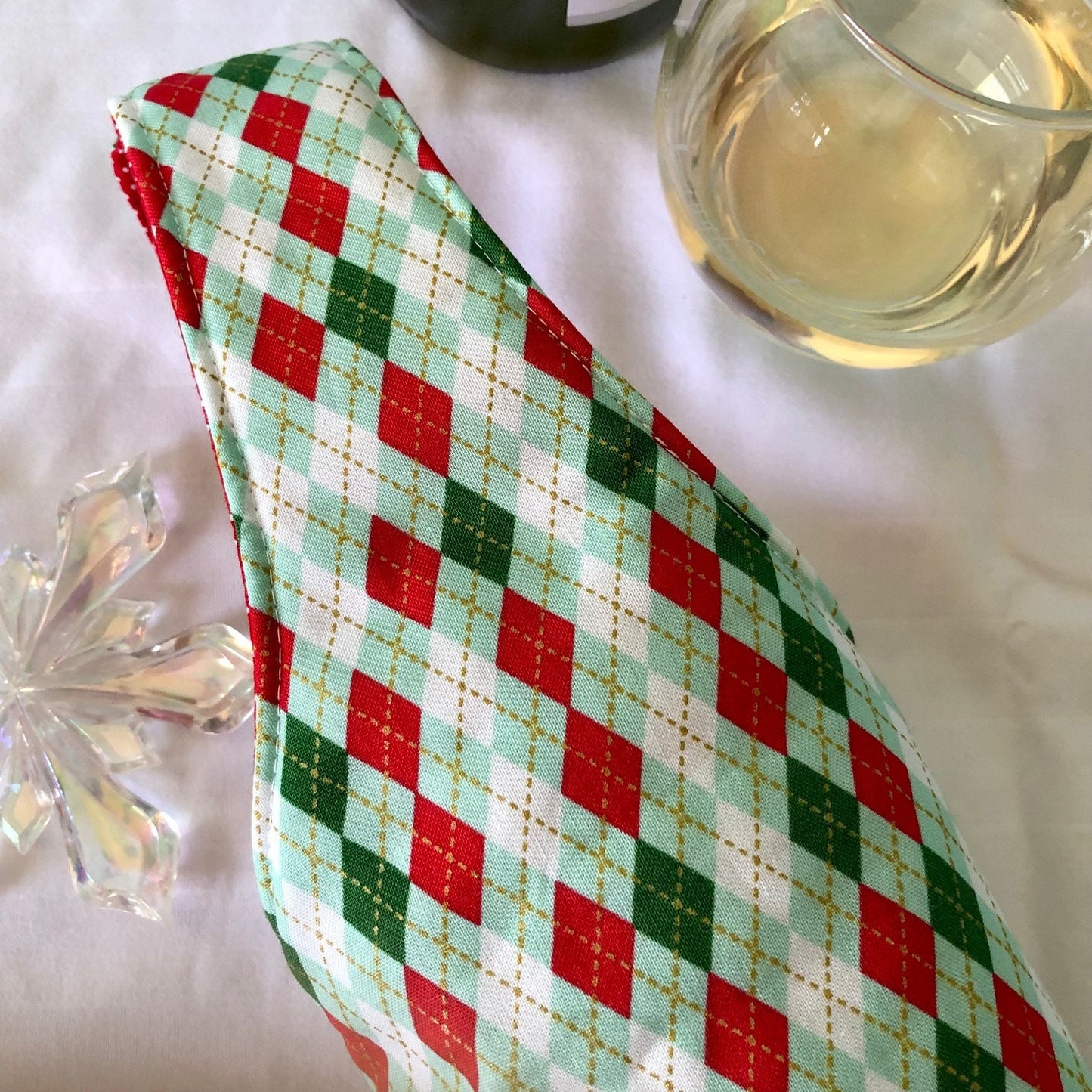 Argyle Plaid Holiday quilted wine bottle carry tote bag