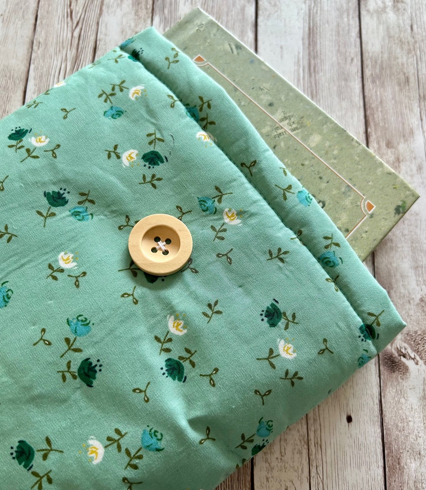 Mint Petite Floral padded book/tablet sleeve